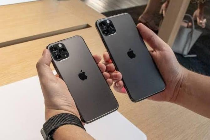 Sebelum membeli iPhone 12 Pro Max, simak dulu kekurangannya ini