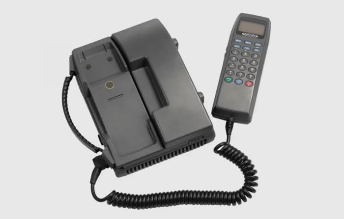 10 HP Pertama Kali di Dunia