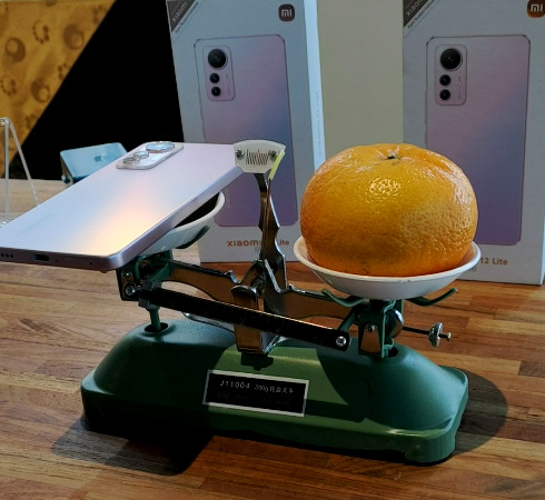 Berat Xiaomi 12 Lite